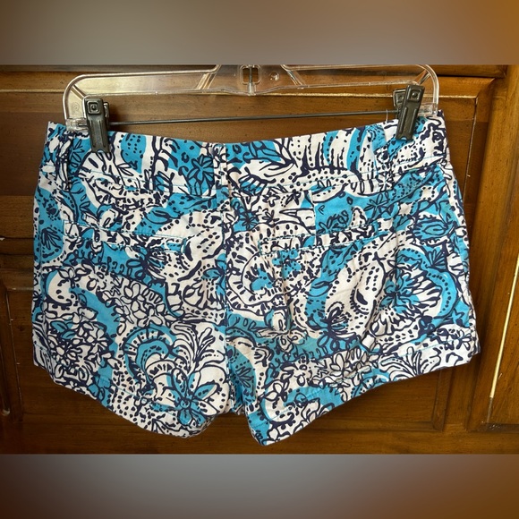 Lilly Pulitzer The Walsh short in Hippy Hippy Shake pattern. - Picture 4 of 6